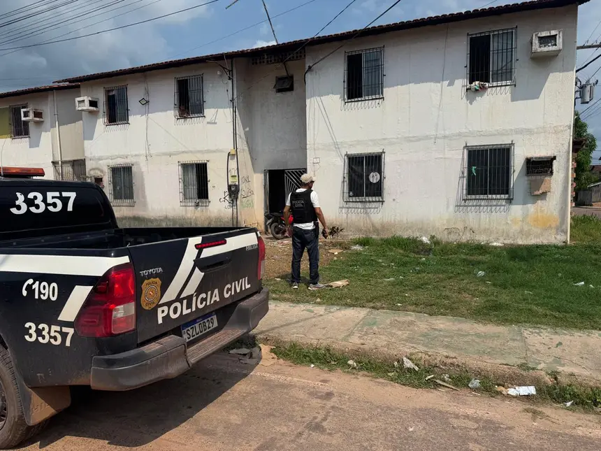 Polícia Civil flagra dupla após denúncias anônimas e apreende armas, munições e materiais do tráfico