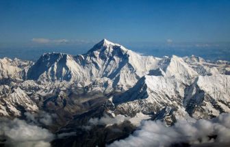 Chega ao fim operação de resgate de 200 alpinistas no Monte Everest
