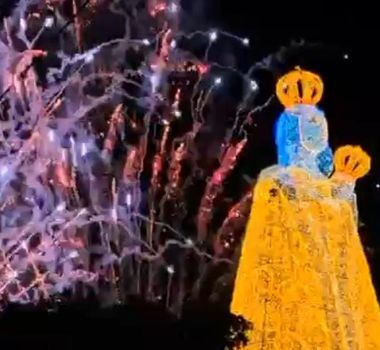 Imagem - Iluminação da imagem de Nossa Senhora marca encerramento da primeira romaria do Círio 2025