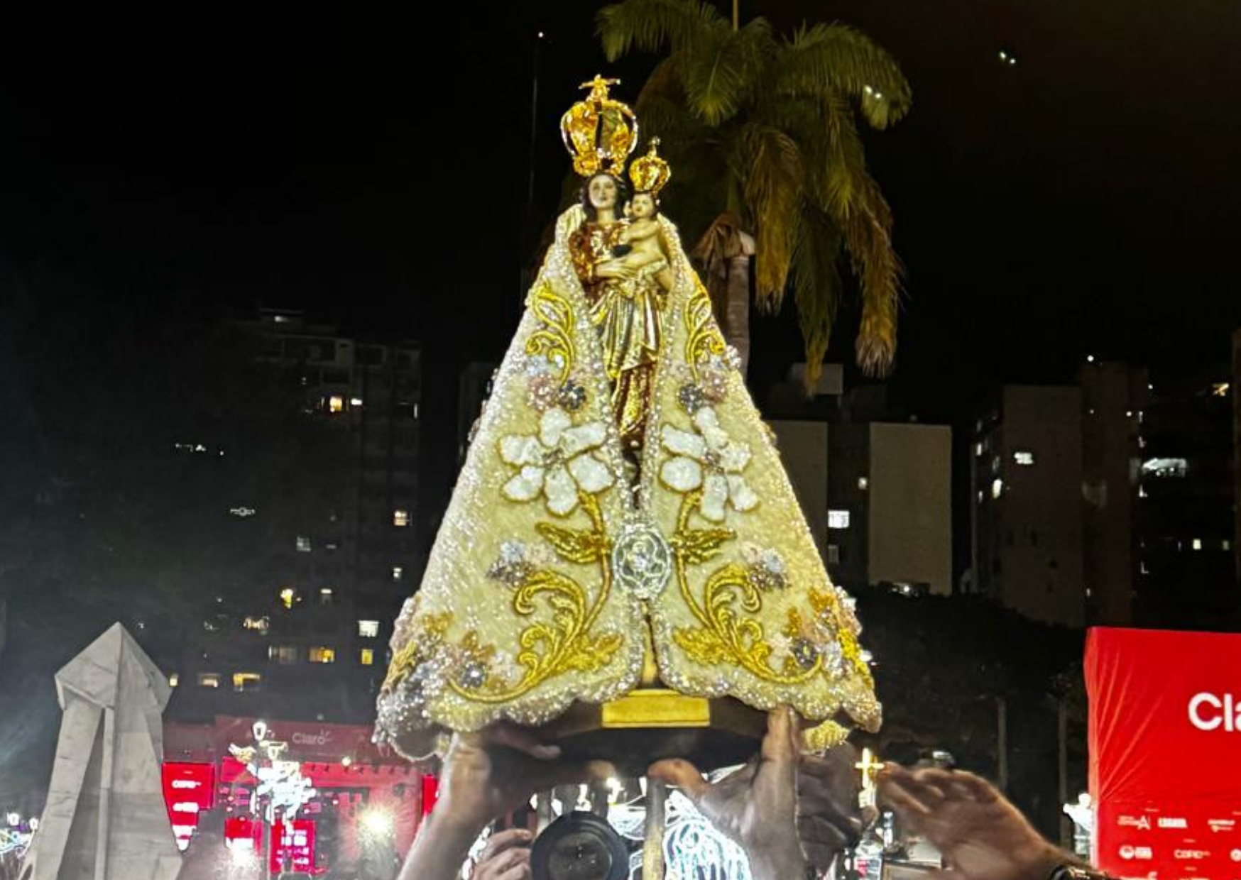Imagem - AO VIVO: Acompanhe a apresentação do Manto de Nossa Senhora de Nazaré