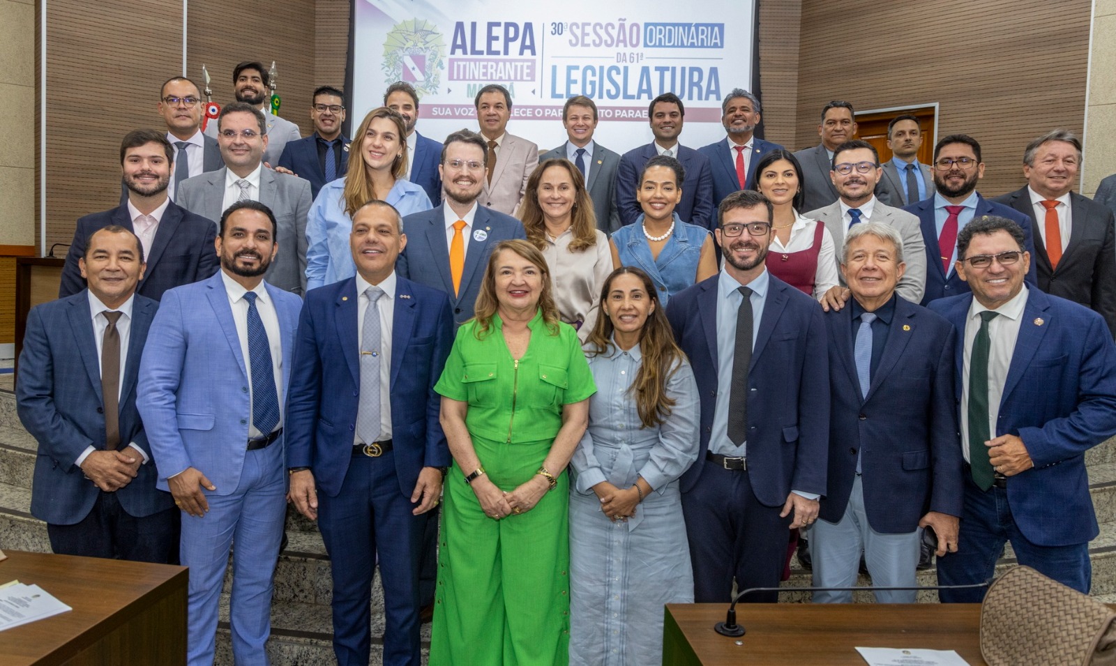 Deputados estaduais participaram de audiência pública e ouviram diretamente as demandas da população - 