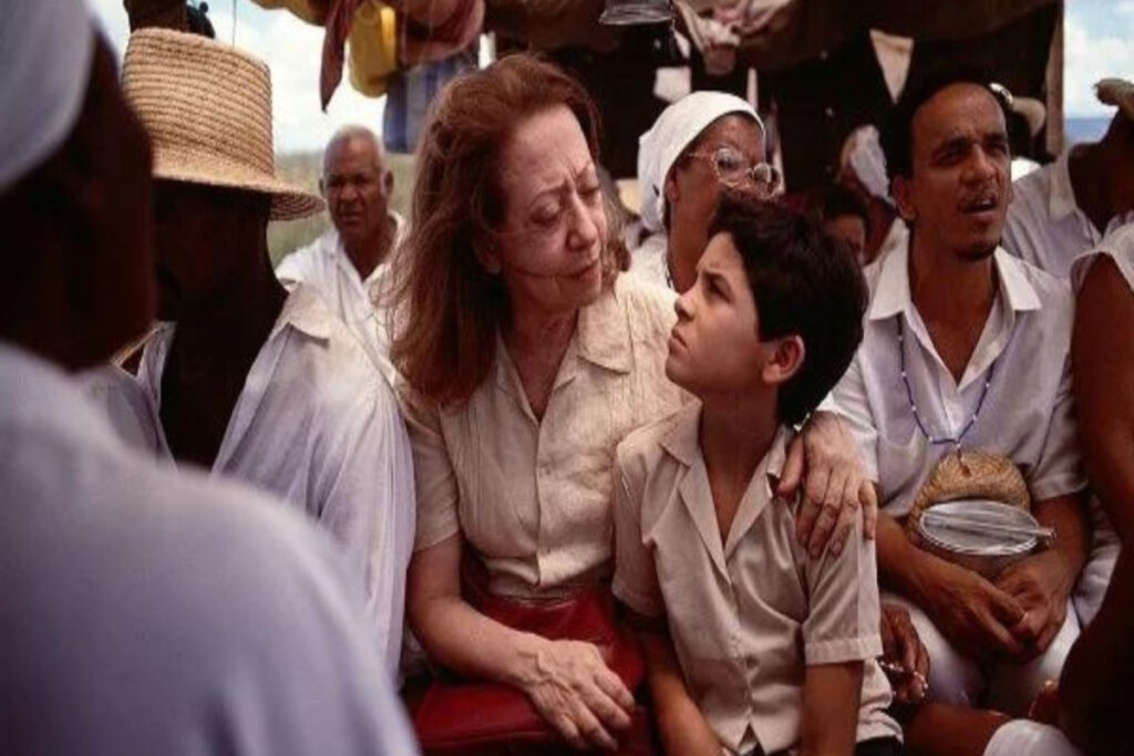O filme &#8220;Central do Brasil&#8221; aborda temas como desigualdade social, educação e relações humanas (Imagem: Reprodução digital | EUROPA FILMES)