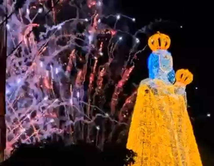 Imagem - Iluminação da imagem de Nossa Senhora marca encerramento da primeira romaria do Círio 2025