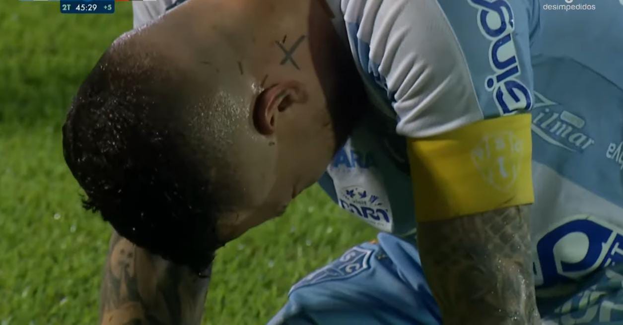 Rossi chora após vitória suada no 1º turno -