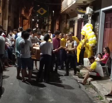 Imagem - Família se reúne para realizar café da manhã do Círio de Nazaré