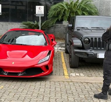 Imagem - Ferrari apreendida em operação contra sindicato ligado a irmão de Lula impressiona