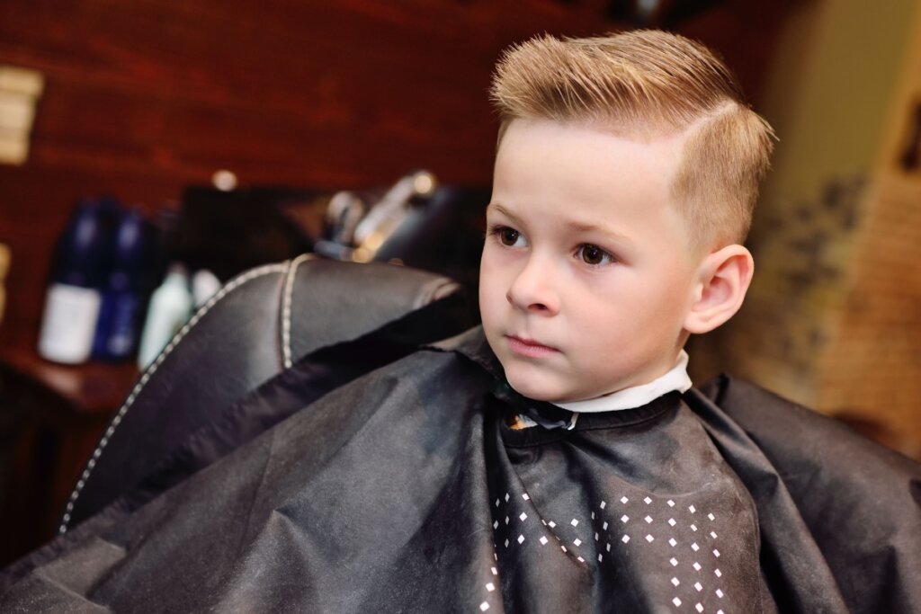 O corte de cabelo degradê combina com qualquer ocasião (Imagem: Evgeniy Kalinovskiy | Shutterstock)