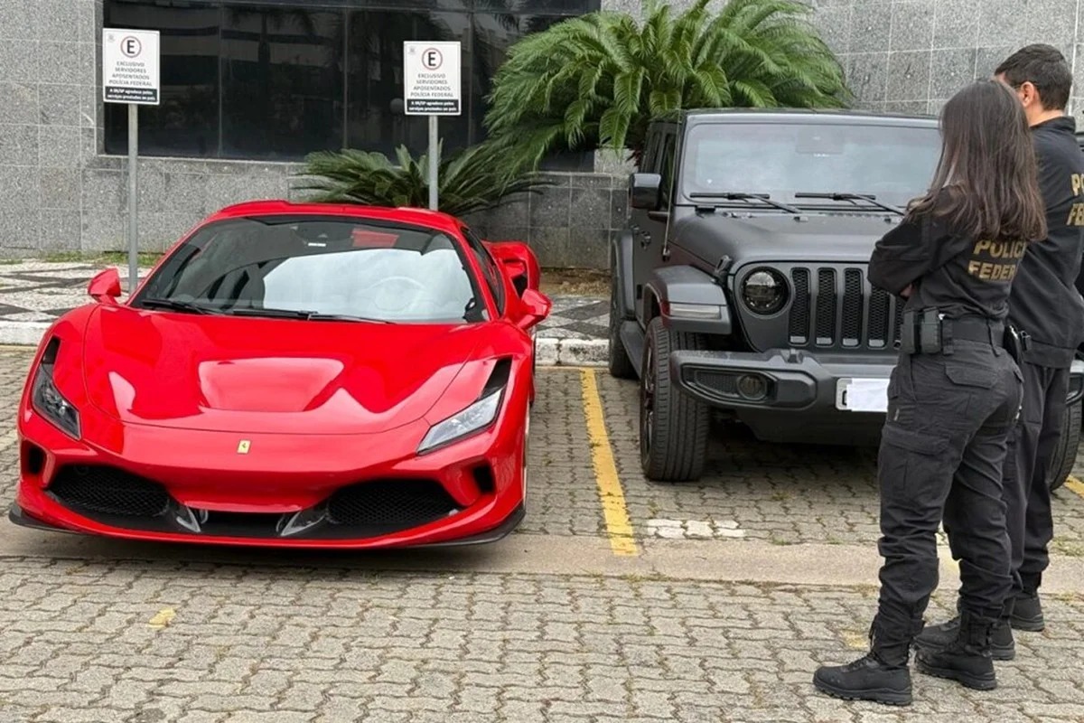 Imagem - Ferrari apreendida em operação contra sindicato ligado a irmão de Lula impressiona