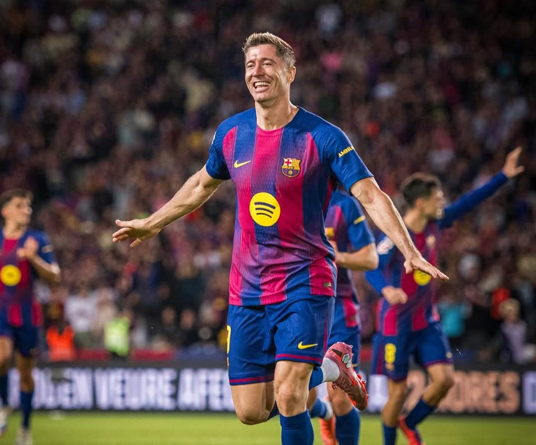 Polonês é atacante do Barcelona - 