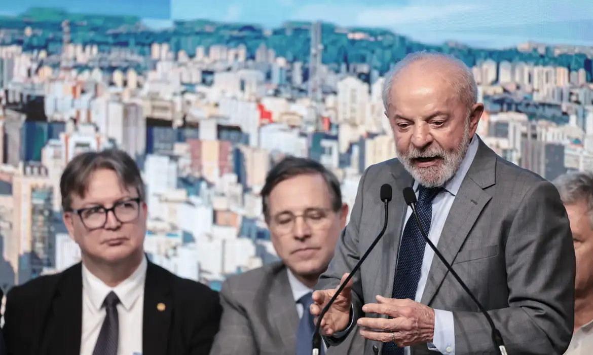 Imagem - Lula critica decisão do Congresso de não taxar mais ricos, bets e fint