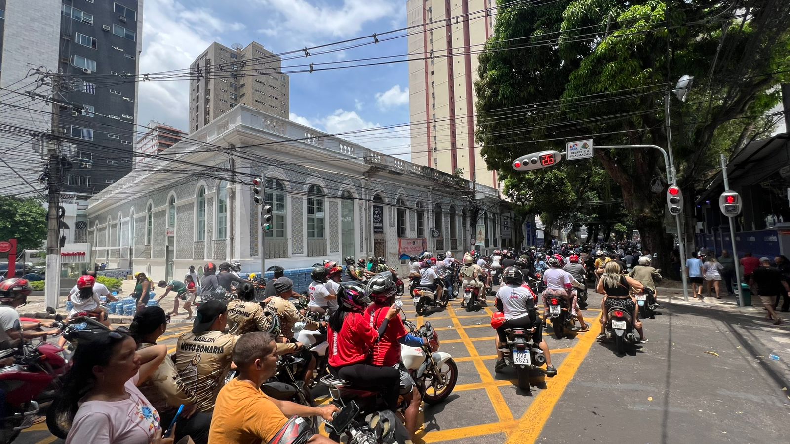 Imagem - Moto Romaria leva multidão às ruas de Belém para homenagear a padroeira dos paraenses