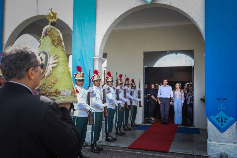 Servidores públicos que atuam no Palácio dos Despachos e convidados celebraram a visita da Imagem Peregrina.