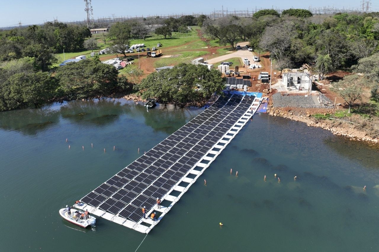 Usina solar flutuante tem objetivo de gerar energia limpa para o consumo da própria hidrelétrica.