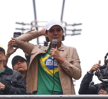 Imagem - Michelle chama Lula e Janja de 'casalzinho que demoniza Israel' em evento do PL em Goiás