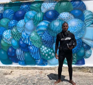 Imagem - Mergulhador anuncia resgate de objetos perdidos na praia e no mar; confira