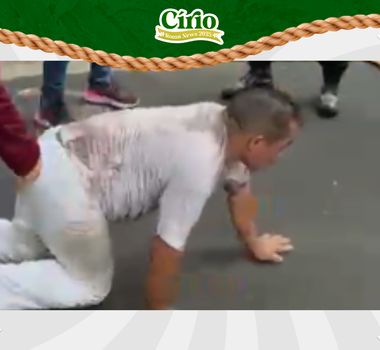 Imagem - Círio 2025: homem faz percurso de joelhos no Círio de Nazaré sem usar proteções
