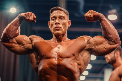 “Dinossauro Acreano” supera Mike Sommerfeld e garante o primeiro troféu brasileiro na maior competição do fisiculturismo mundial