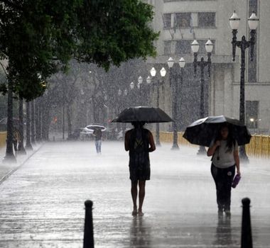 Imagem - 3 doenças causadas pelo contato com a água da chuva