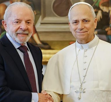 Imagem - Lula encontra com Papa Leão XIV, em Roma, e convida para COP 30