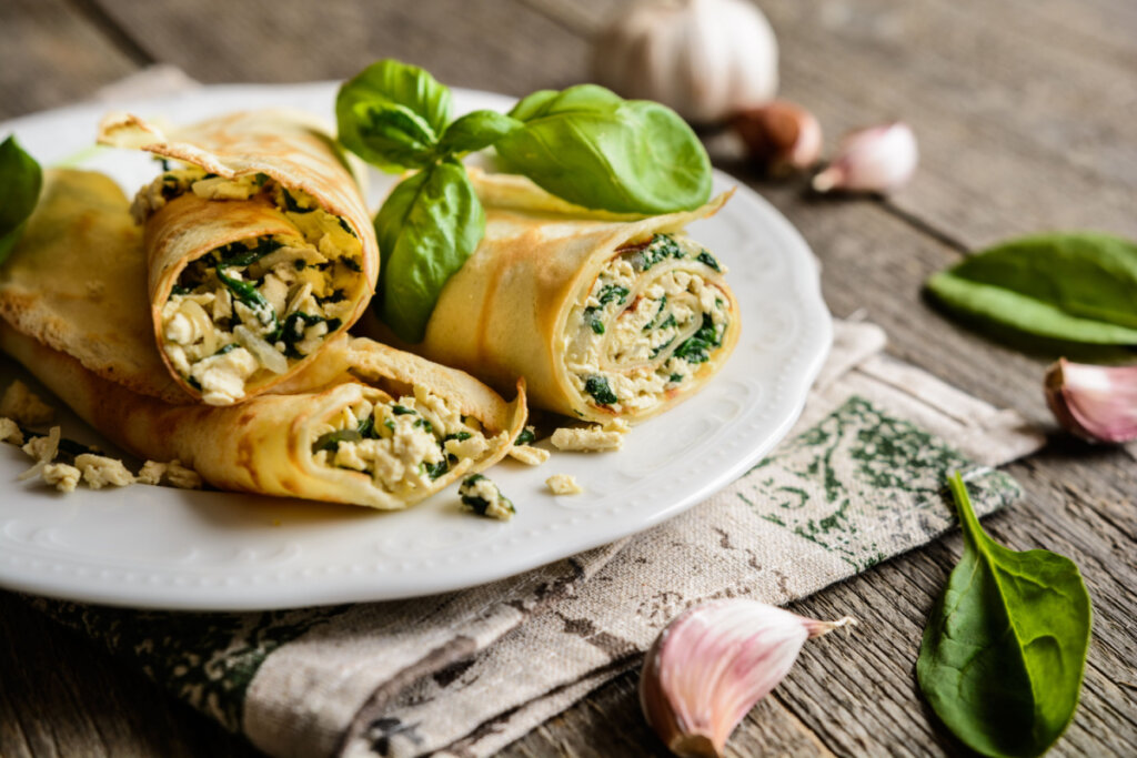 Panqueca de lentilha recheada com espinafre e ricota (Imagem: NoirChocolate | Shutterstock)