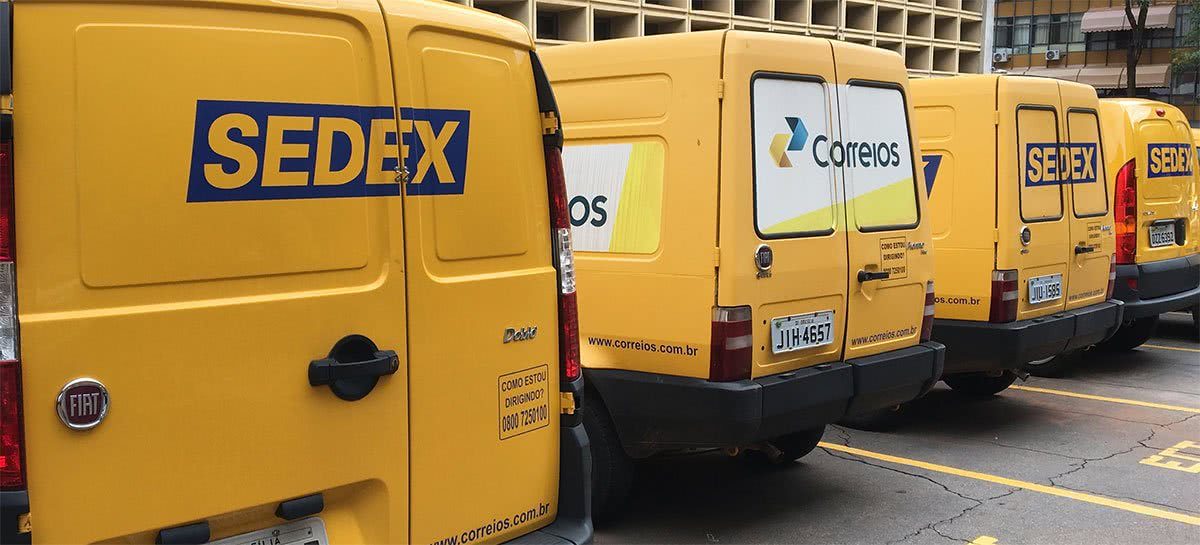 Carros do Correios