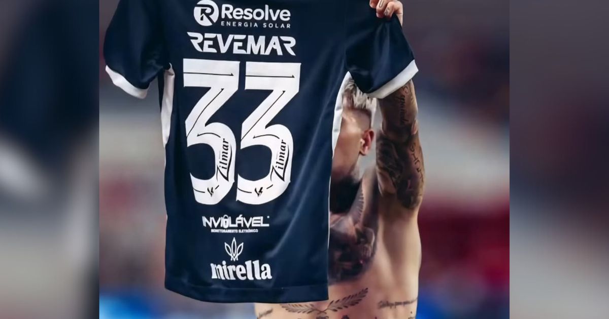 Após marcar o gol decisivo no Re-Pa 780, Diego Hernández celebrou exibindo a camisa 33, número que se tornou místico para a torcida do Remo