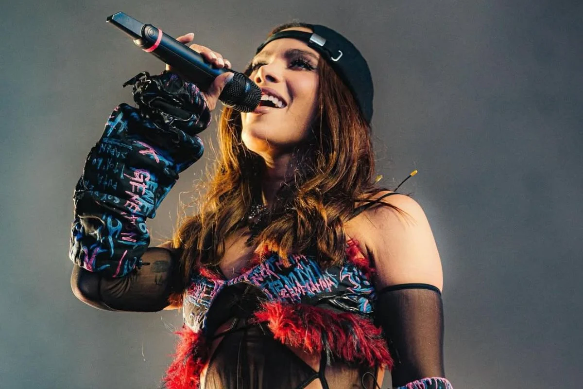 Anitta pede que Lula escolha uma mulher para o STF após aposentadoria de Barroso