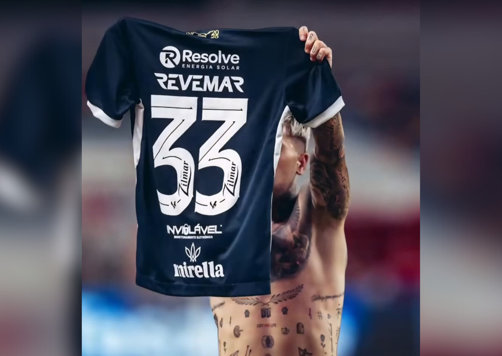 Após marcar o gol decisivo no Re-Pa 780, Diego Hernández celebrou exibindo a camisa 33, número que se tornou místico para a torcida do Remo 
