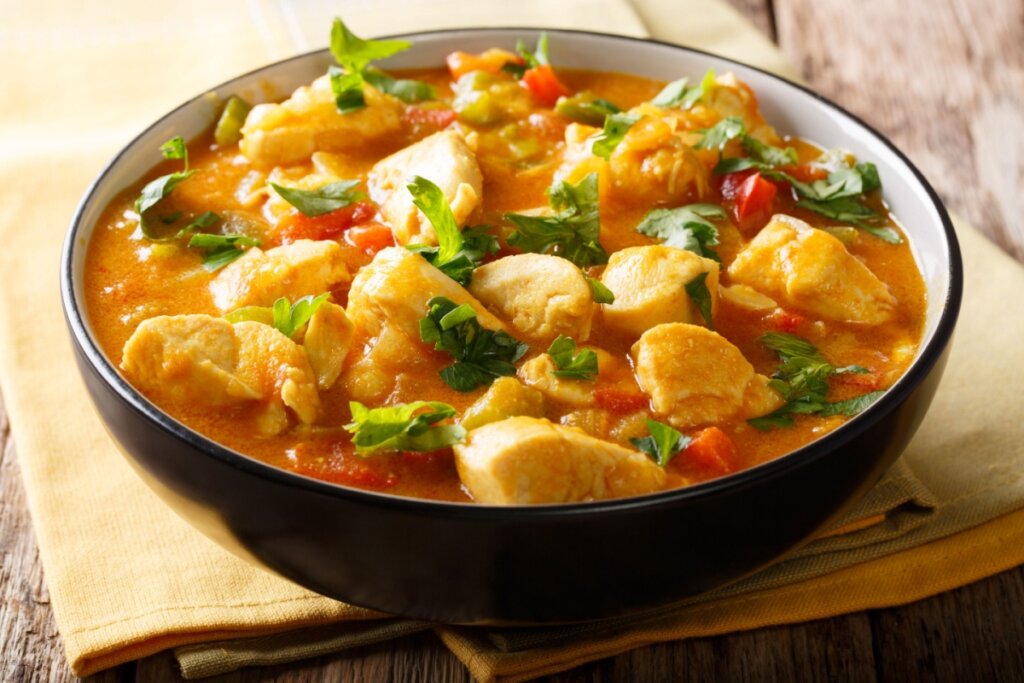 Bobó de frango (Imagem: Sergii Koval | Shutterstock)
