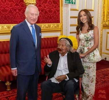 Imagem - Anitta, cacique Raoni e Rei Charles III discutem soluções ecológicas na Inglaterra