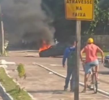 Imagem - Vídeo: carro pega fogo na Augusto Montenegro em Belém