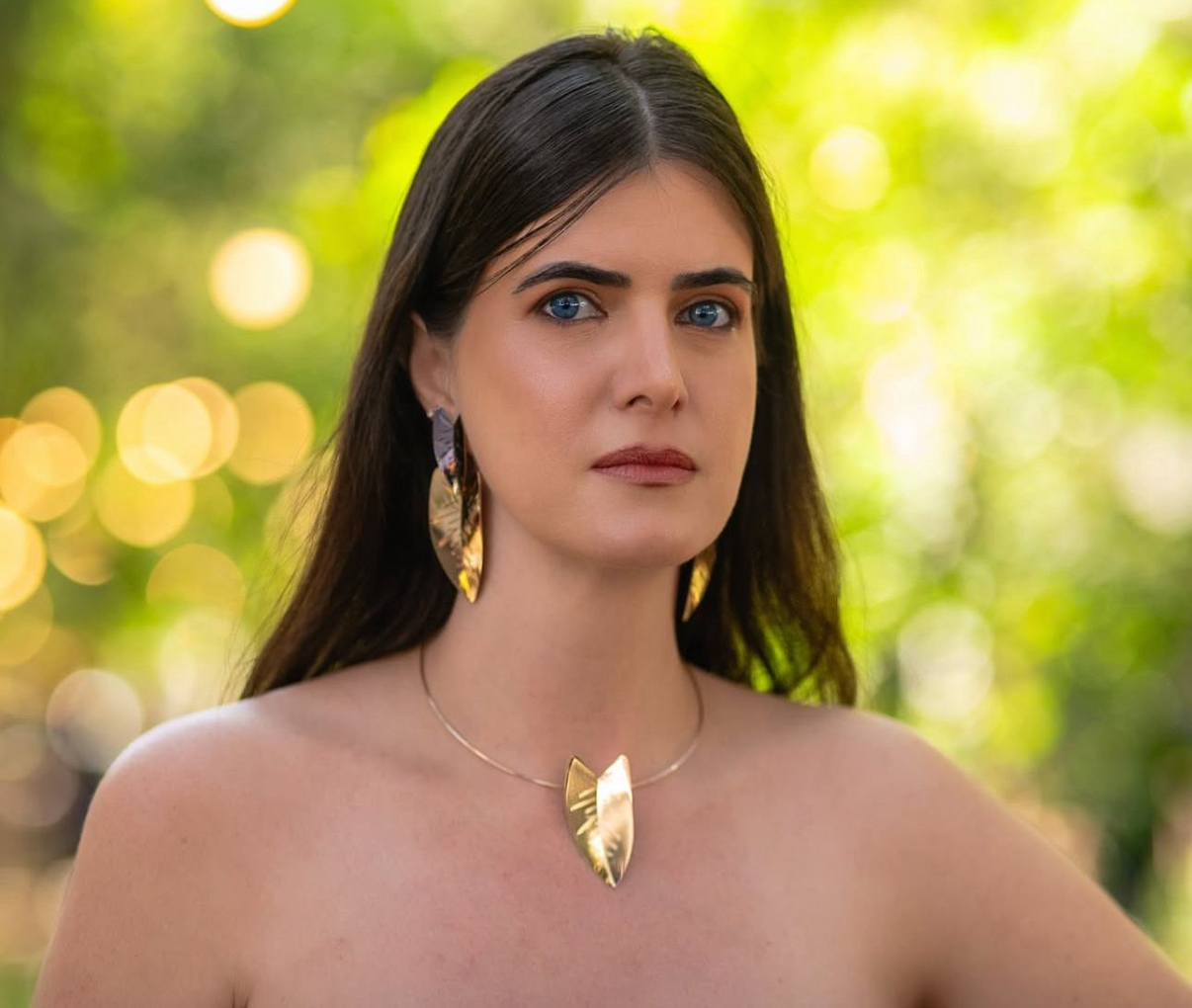 A empresária Nicole Mello lança, logo mais, a coleção de semijoias Amazônia  