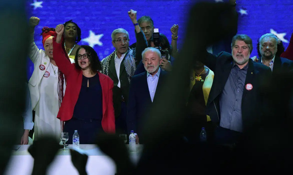 Estados Unidos confirmam autorização de ações da CIA contra Maduro