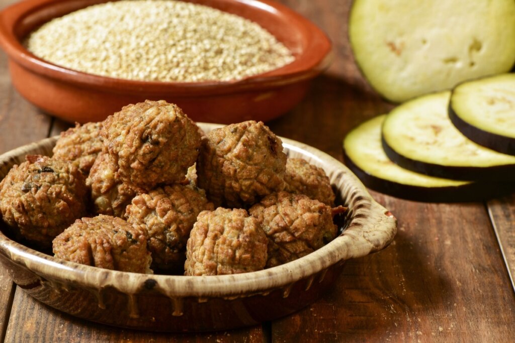 Almôndega de abobrinha com quinoa (Imagem: esse | Shutterstock)