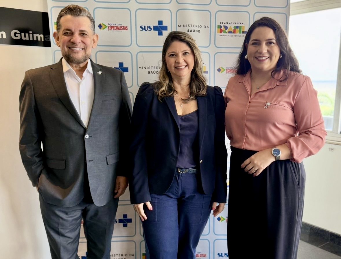 Osvaldo Luís Carvalho, presidente do Conselho Municipal de Saúde de Belém, Fábia de Melo e Silva, Promotora de Justiça do Ministério Público do Estado,  e Danielle Cruz, presidente do Conselho Estadual de Saúde.