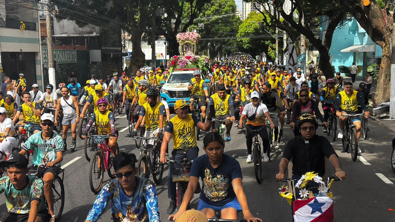 Imagem - Ciclo Romaria reúne milhares de ciclistas e fiéis nas ruas de Belém em homenagem a Nossa Senhora de Nazaré