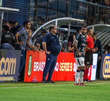 Imagem - Guto Ferreira celebra quinta vitória seguida e elogia elenco do Remo: ‘Estamos indo no limite físico’