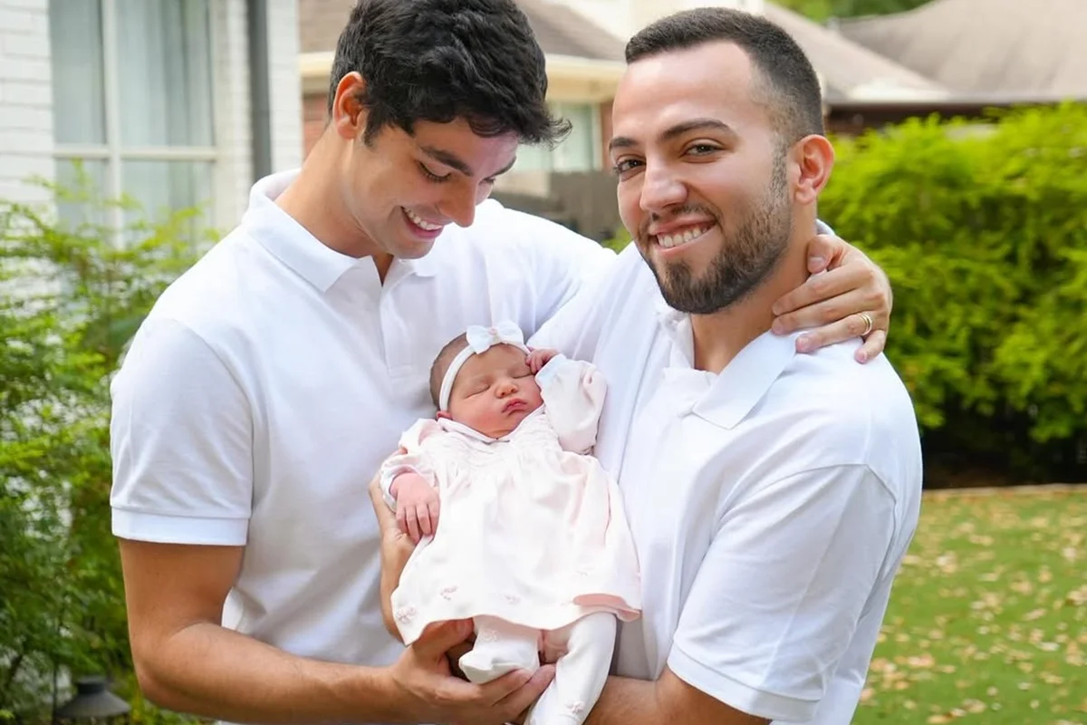Bebê nasceu nos Estados Unidos por meio de barriga solidária e já faz sucesso nas redes sociais