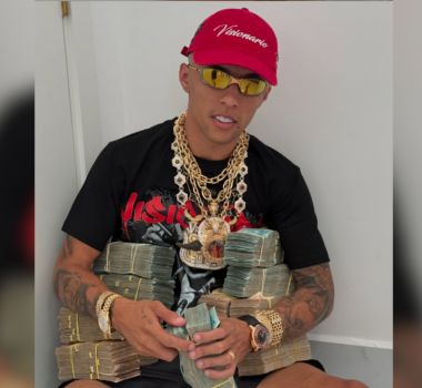 Imagem - Influenciador Buzeira carregou espingarda ao notar presença da PF em sua casa