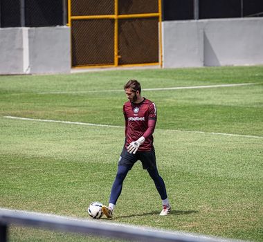 Imagem - Léo Lang substitui Marcelo Rangel e defende o gol do Remo contra o Cuiabá