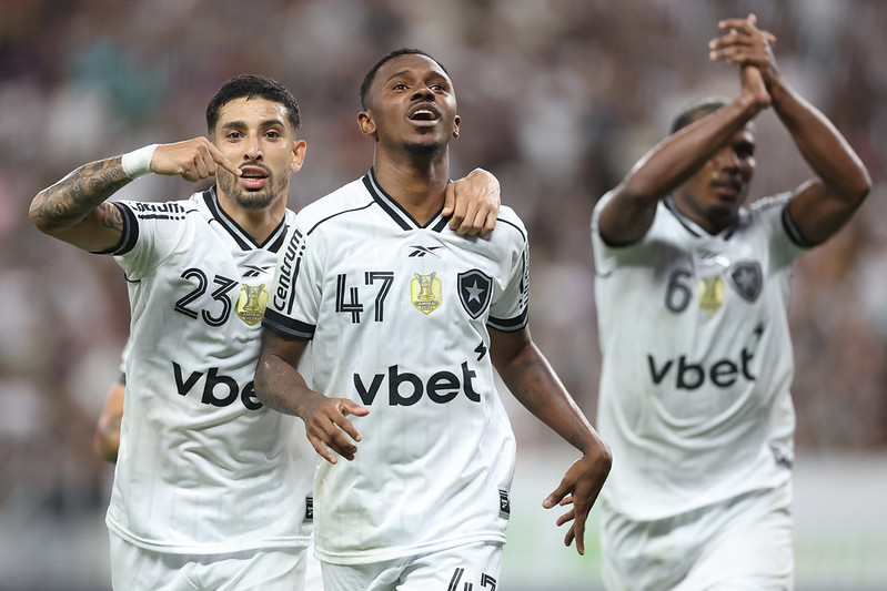 Chris Ramos e Jeffinho marcaram os gols da vitória do Fogão - 