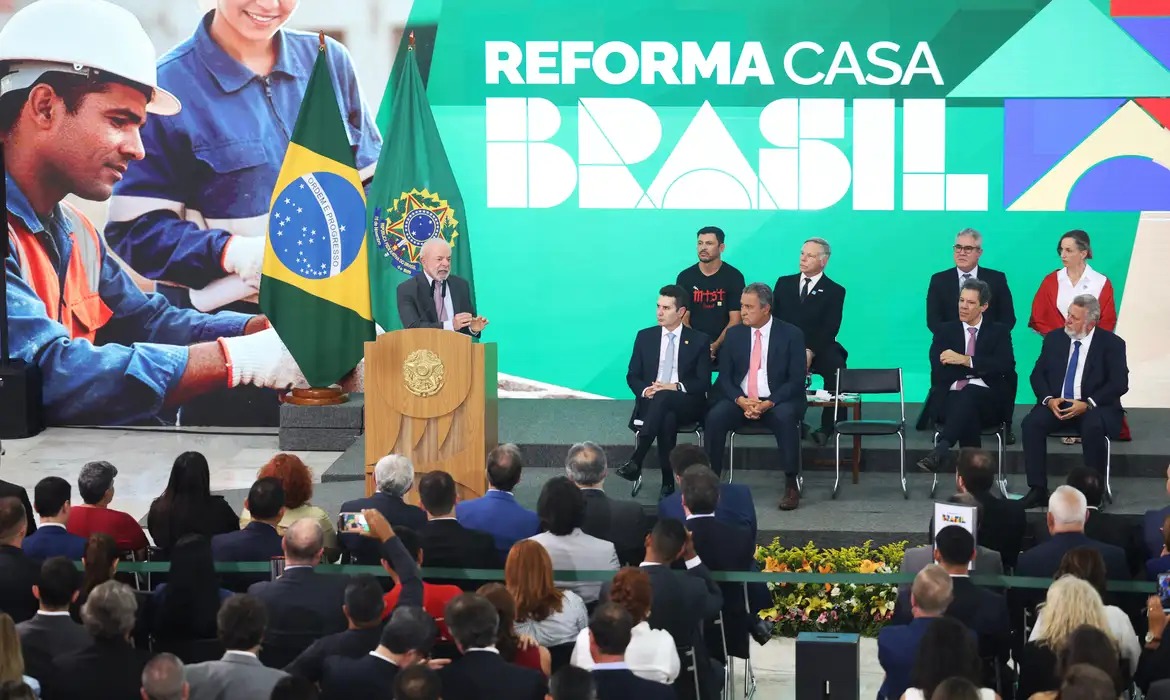 Imagem - Lula lança programa de financiamento de reforma de casas