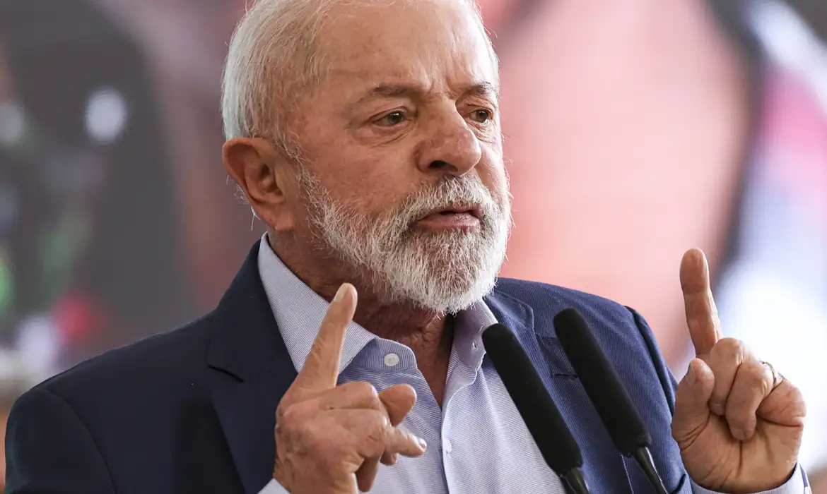 (Luiz Inácio Lula da Silva, presidente da República)