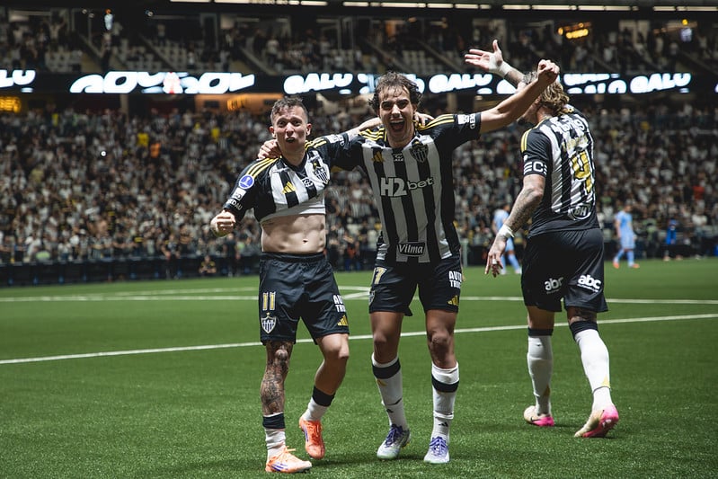 Galo visita o Del Valle em Quito, no Equador - 