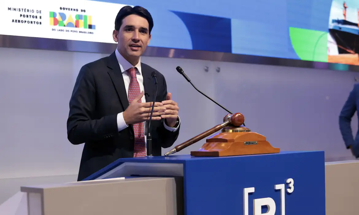 (Ministro de Portos e Aeroportos, Silvio Costa Filho)