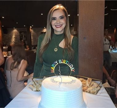 Imagem - Em dia de aniversário, Nazaré Mello recebe homenagem das amigas
