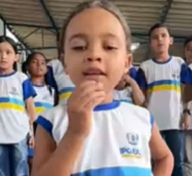 Imagem - Vídeo: pedidos de criança em escola viraliza na web