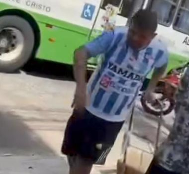 Imagem - Web resgata vídeo de ambulante bicolor em meio à crise do Paysandu