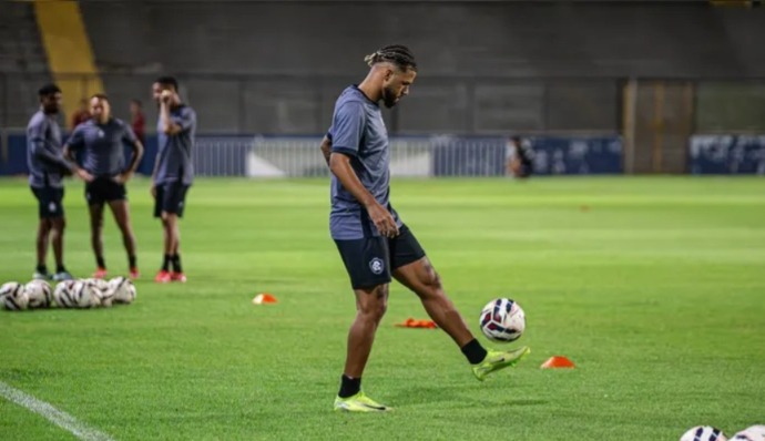 Nathan Santos treinando no Baenão -