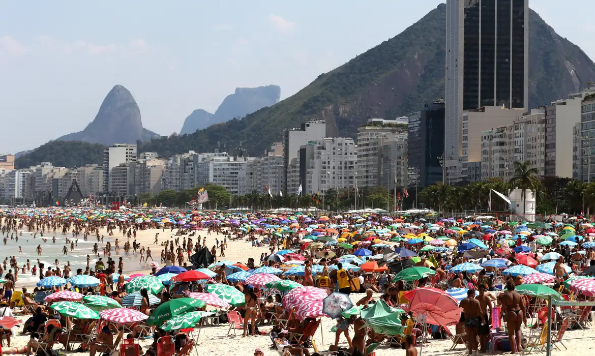 Pesquisa da Embratur revela alto índice de satisfação e crescimento histórico no turismo brasileiro